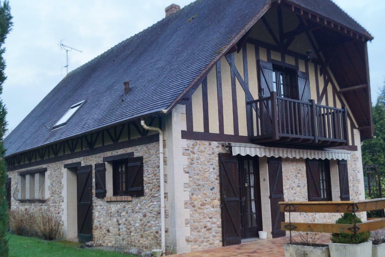 Maison Au Calme A La Campagne Saint-Pierre-de-Bailleul ภายนอก รูปภาพ